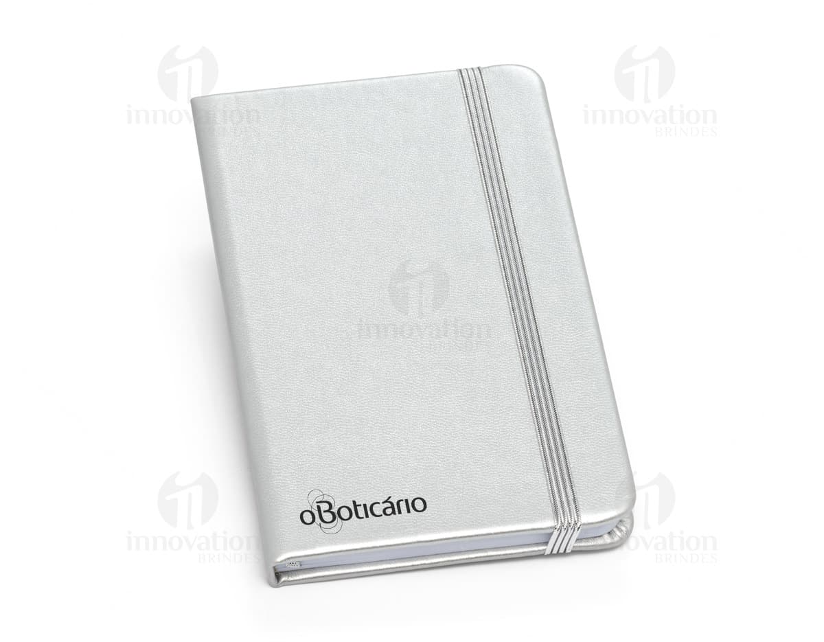 Caderno pequeno com divisórias colorido e espaçoso. Caderno pequeno com divisórias colorido e espaçoso.