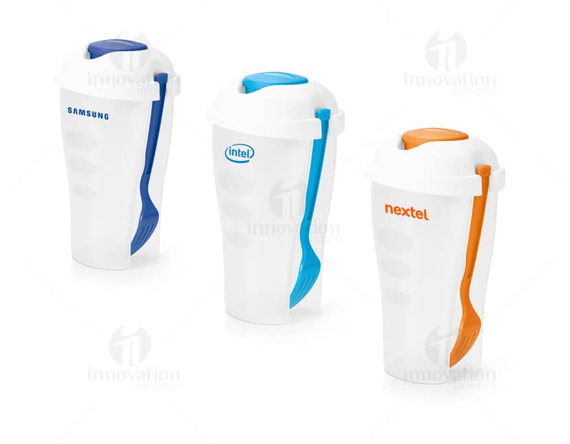 Kit com 6 porta copos de diferentes estampas e cores em formato quadrado.