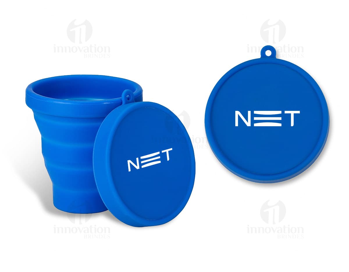 Seis porta copos em tons de azul, verde e rosa, com estampas variadas de frutas tropicais e folhagens. Seis porta copos em tons de azul, verde e rosa, com estampas variadas de frutas tropicais e folhagens.