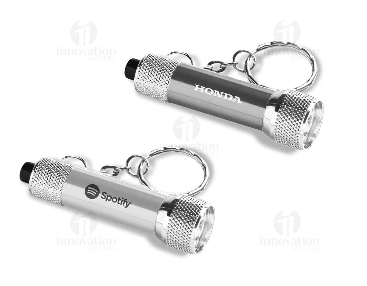 Chaveiro de alumínio com 3 LEDs e abridor. Chaveiro de alumínio com 3 LEDs e abridor.