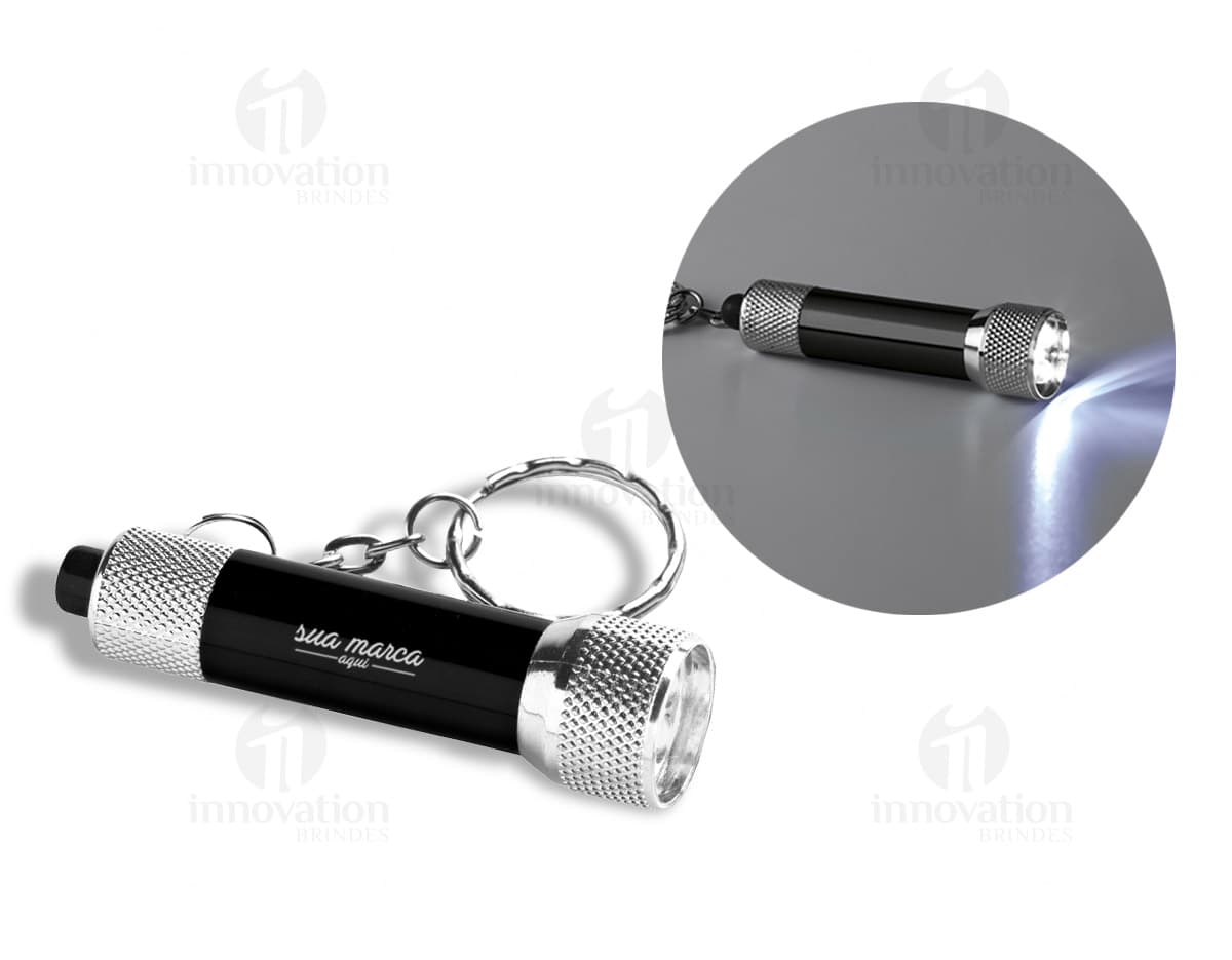 Kit contendo 6 peças, incluindo uma lanterna e baterias LR41. Kit contendo 6 peças, incluindo uma lanterna e baterias LR41.