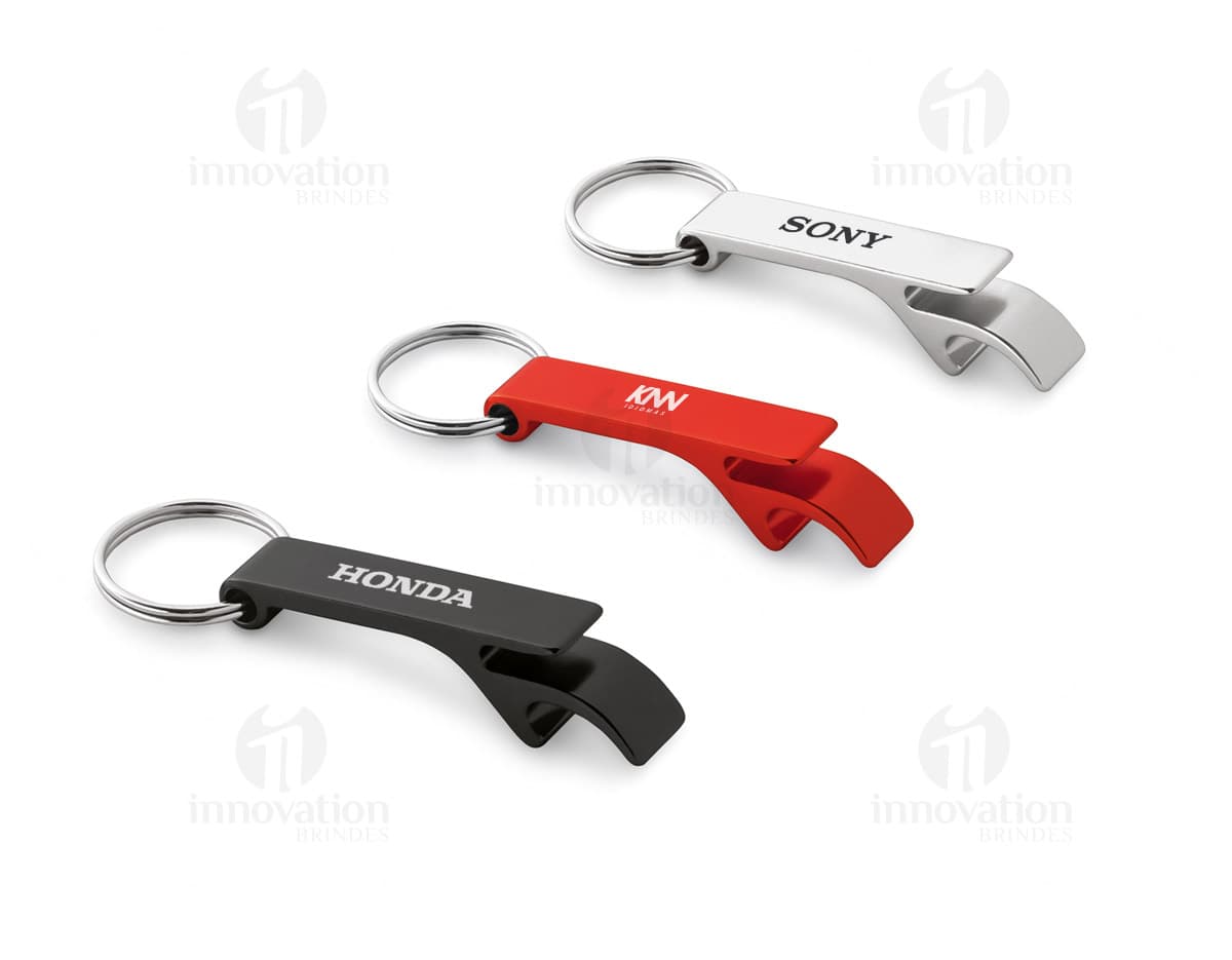 Kit com 6 porta copos em formato redondo, feitos de cerâmica com estampas coloridas de frutas e flores. Kit com 6 porta copos em formato redondo, feitos de cerâmica com estampas coloridas de frutas e flores.