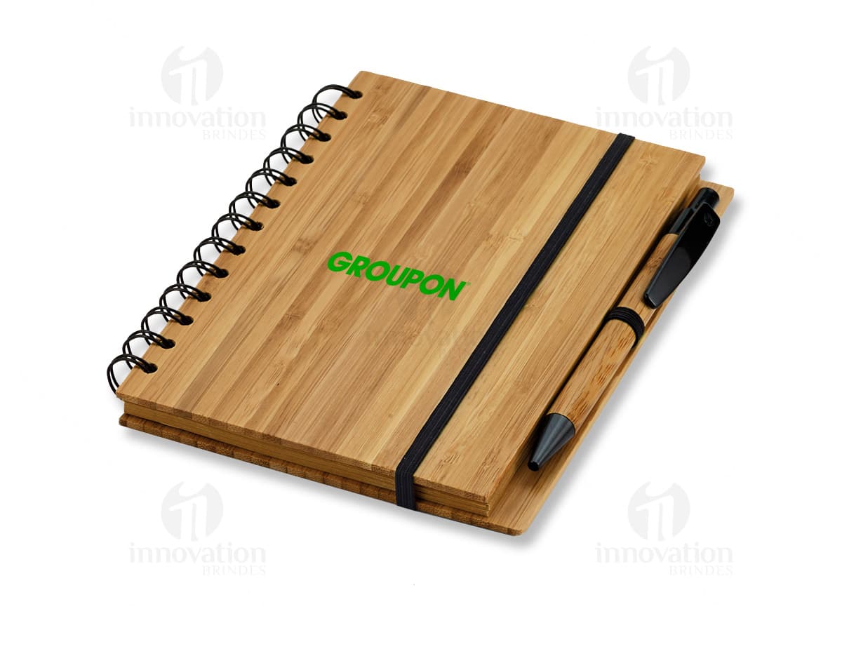 Caderno ecológico com capa de reciclagem. Caderno ecológico com capa de reciclagem.