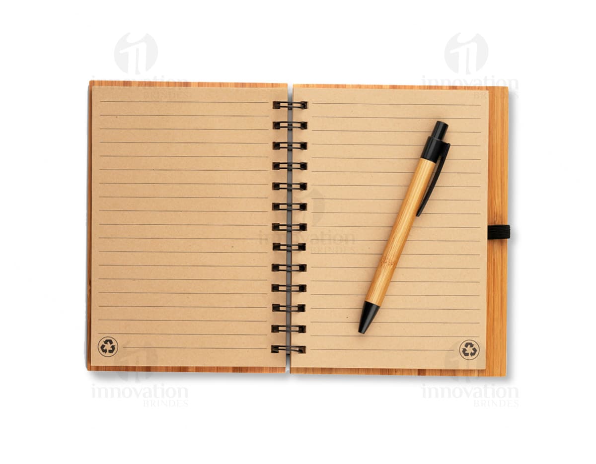 Caderno de bambu com 70 folhas recicladas. Caderno de bambu com 70 folhas recicladas.
