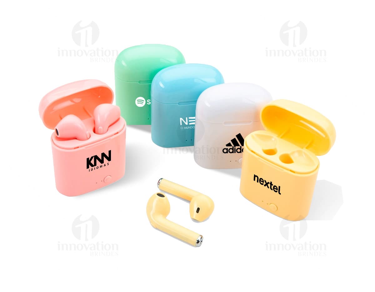 Kit com 6 porta copos de diferentes estampas em tons de azul e branco. Kit com 6 porta copos de diferentes estampas em tons de azul e branco.