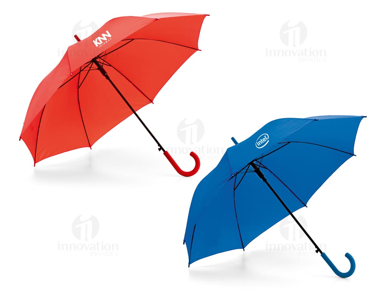 Guarda-chuva de poliéster azul escuro. Guarda-chuva de poliéster azul escuro.