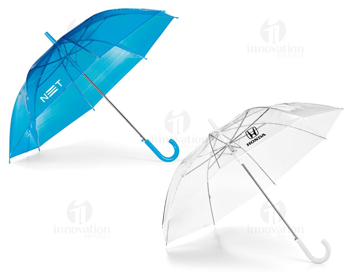 Guarda chuva de cor azul claro e transparente com abertura automática. Guarda chuva de cor azul claro e transparente com abertura automática.