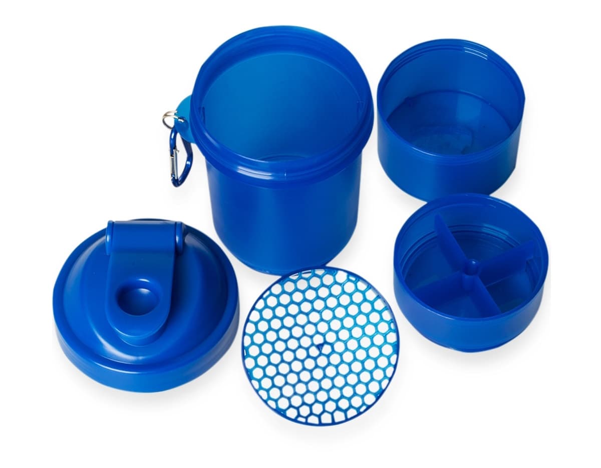 Coqueteleira de 400ml com compartimento para suplementos, na cor preta. Coqueteleira de 400ml com compartimento para suplementos, na cor preta.