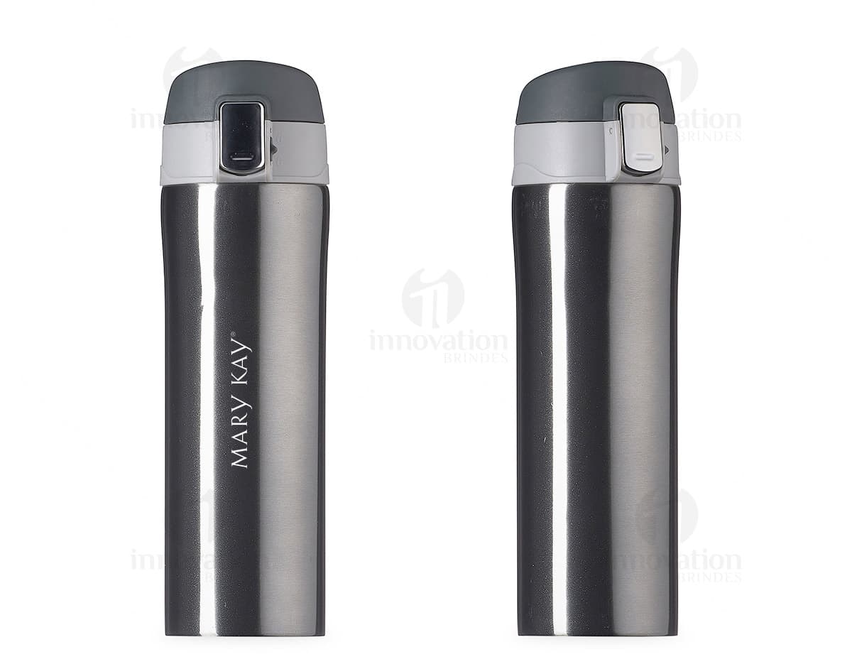 Kit com 6 porta copos em superfície de madeira escura, com ilustrações de animais marinhos coloridos em estilo artístico. Kit com 6 porta copos em superfície de madeira escura, com ilustrações de animais marinhos coloridos em estilo artístico.