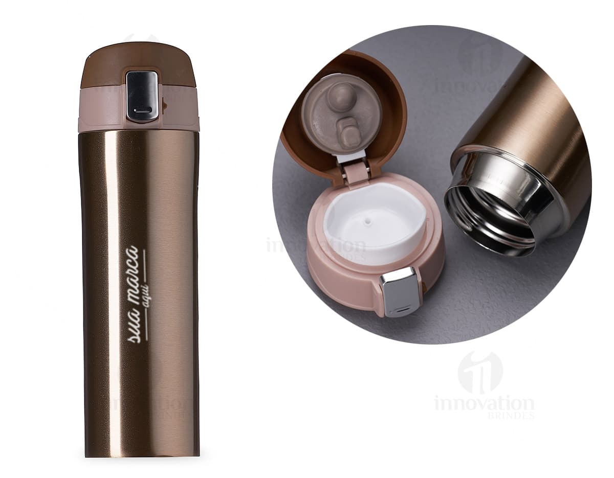 Kit com 6 porta copos em superfície de madeira escura, com ilustrações de animais marinhos coloridos em estilo artístico. Kit com 6 porta copos em superfície de madeira escura, com ilustrações de animais marinhos coloridos em estilo artístico.