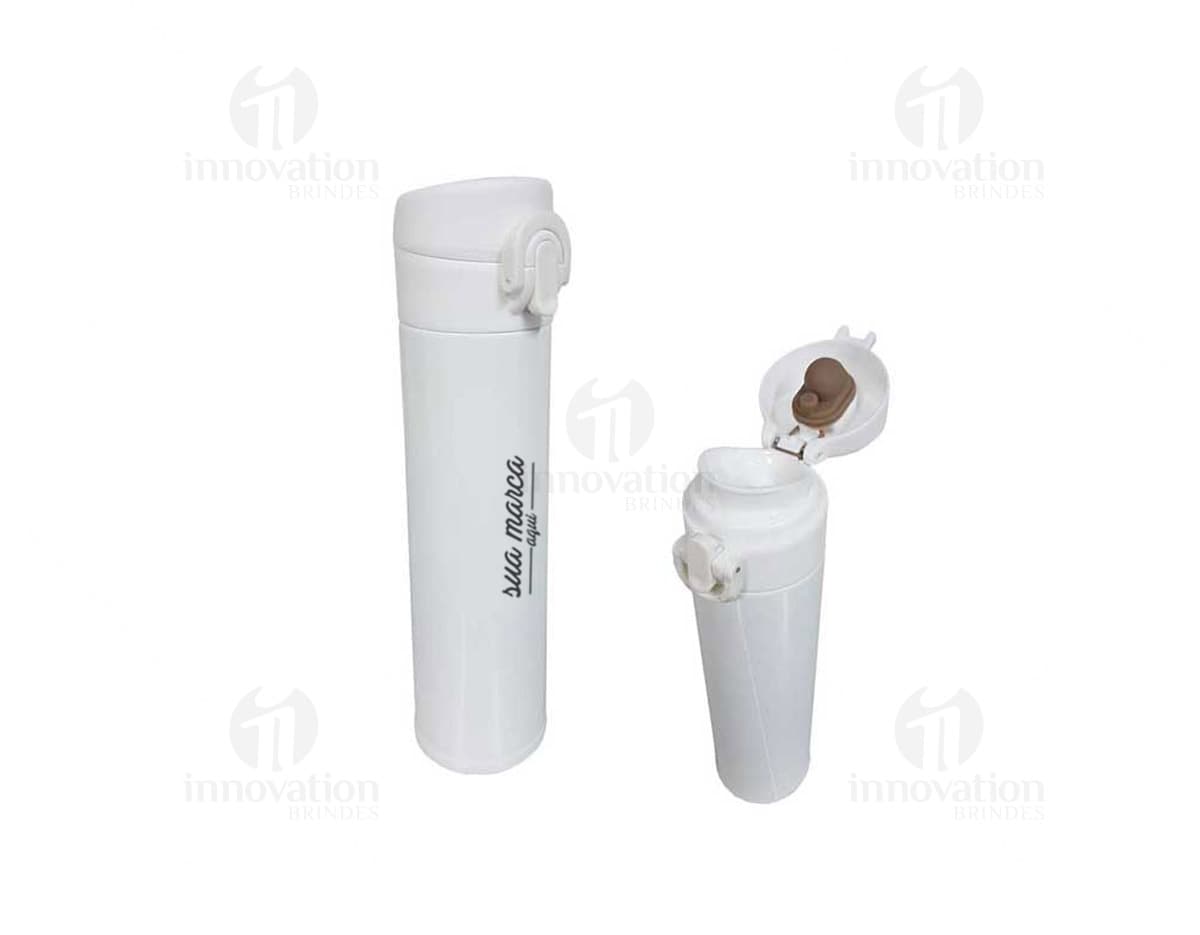 Kit com 6 porta copos em formato quadrado e estampas coloridas de animais da floresta. Kit com 6 porta copos em formato quadrado e estampas coloridas de animais da floresta.