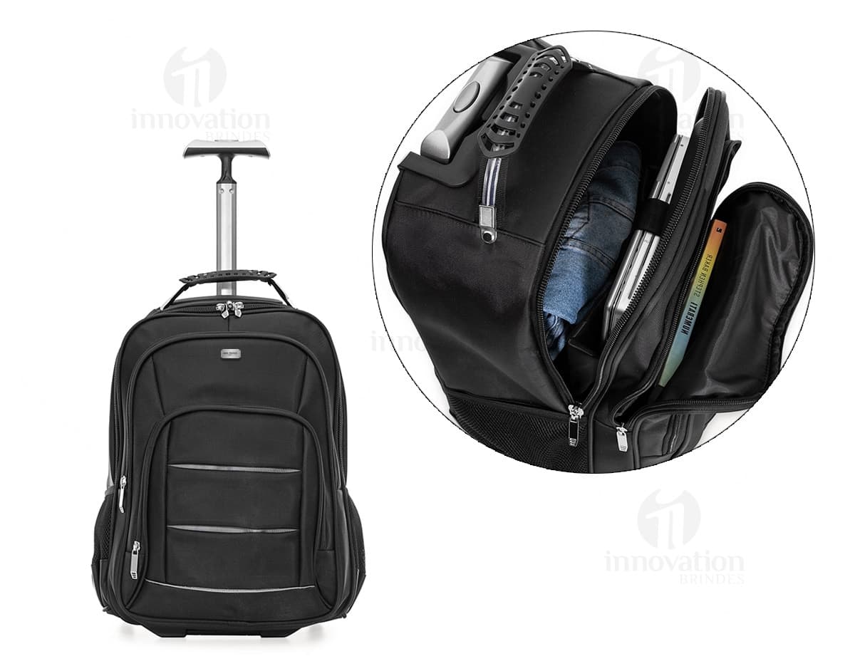 Mochila com design clássico e acabamento em couro marrom. Já saiu de linha. Mochila com design clássico e acabamento em couro marrom. Já saiu de linha.