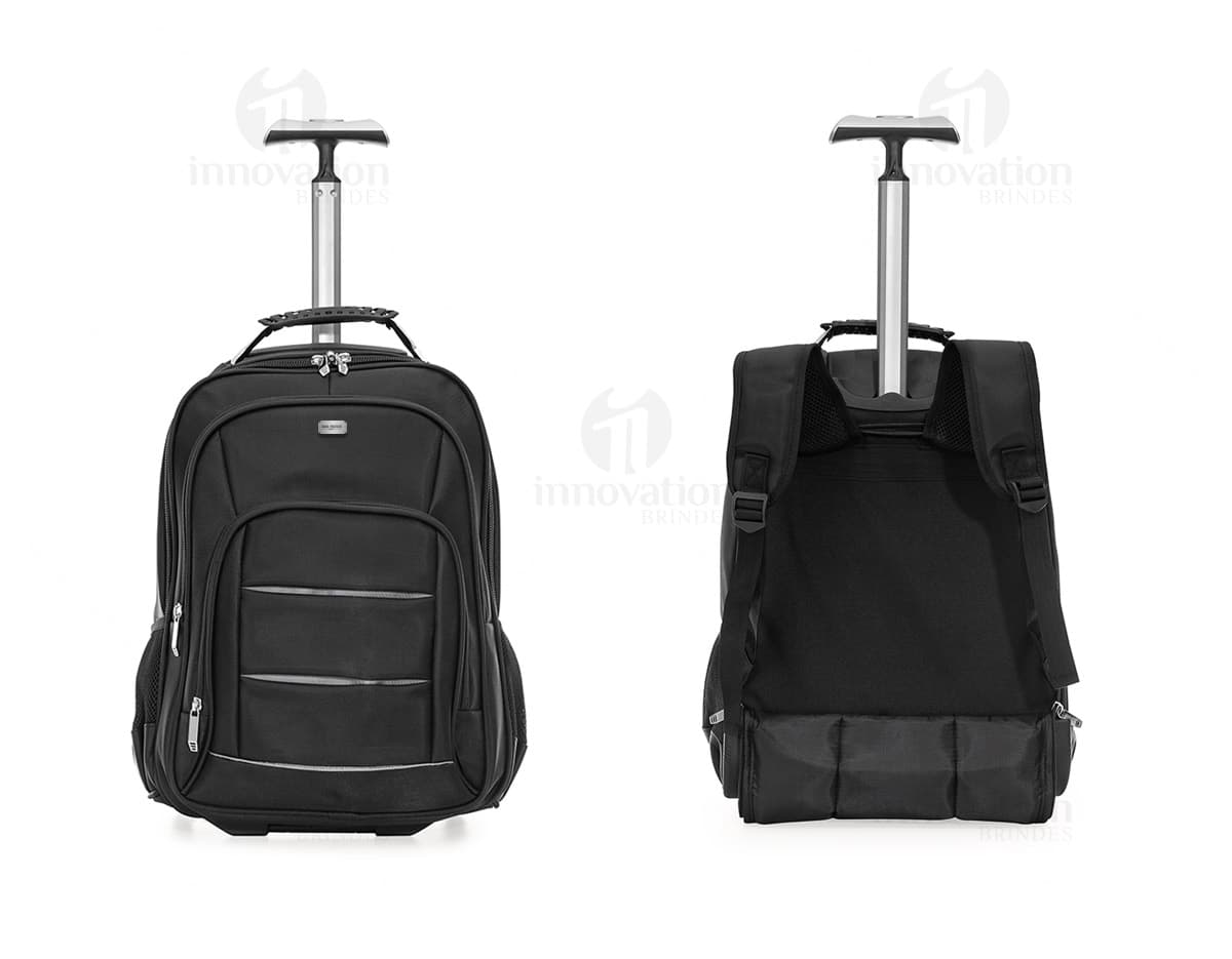 Mochila de carrinho na cor azul, com rodinhas e alças ajustáveis. Mochila de carrinho na cor azul, com rodinhas e alças ajustáveis.