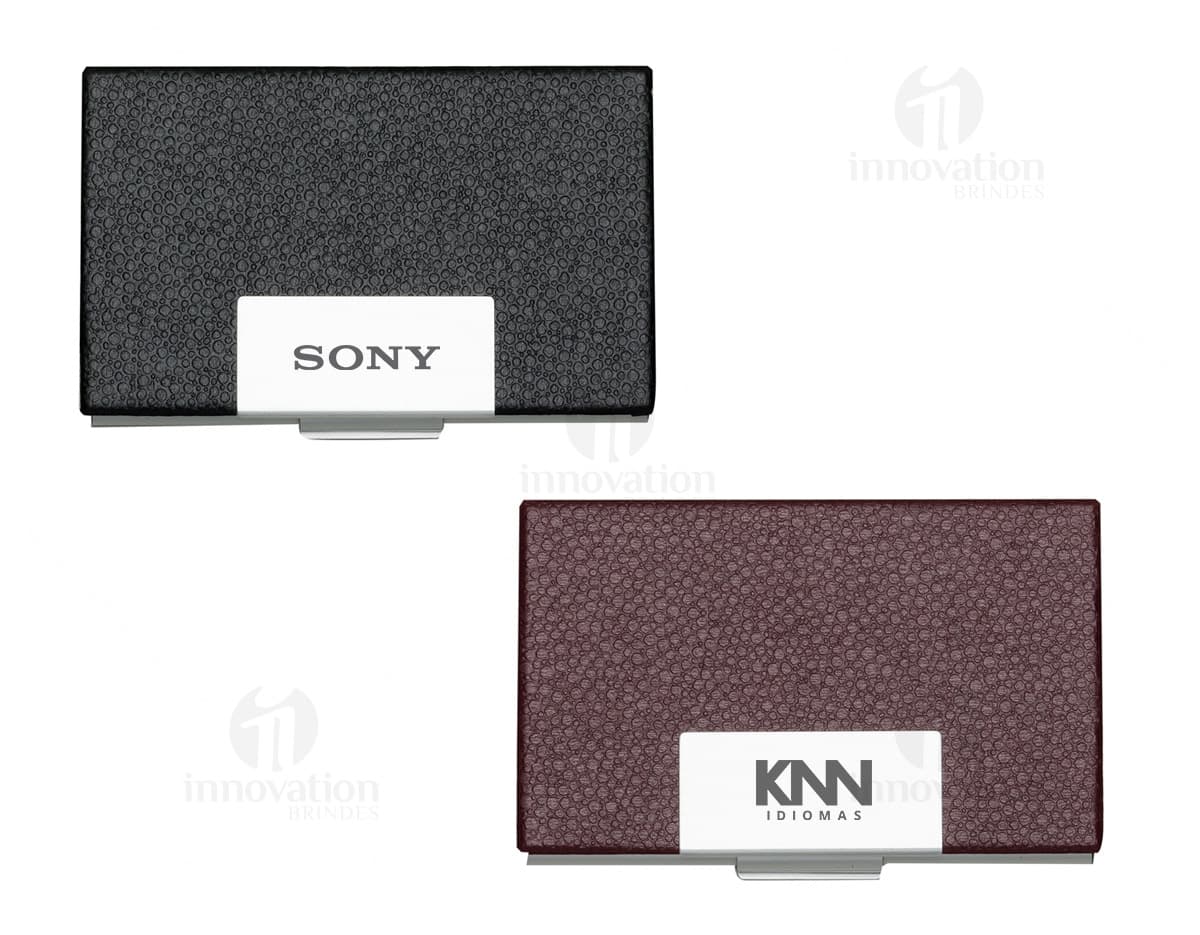 Kit com 6 porta copos em madeira, com estampas coloridas de animais da floresta. Cada porta copo tem um diâmetro de 10 cm e é confeccionado com material resistente e durável.Ideal para proteger superfícies de mesas e balcões de manchas e calor. Kit com 6 porta copos em madeira, com estampas coloridas de animais da floresta. Cada porta copo tem um diâmetro de 10 cm e é confeccionado com material resistente e durável.Ideal para proteger superfícies de mesas e balcões de manchas e calor.