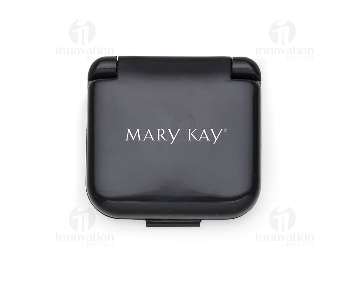 Kit com 6 porta copos em diferentes cores e desenhos geométricos. Kit com 6 porta copos em diferentes cores e desenhos geométricos.