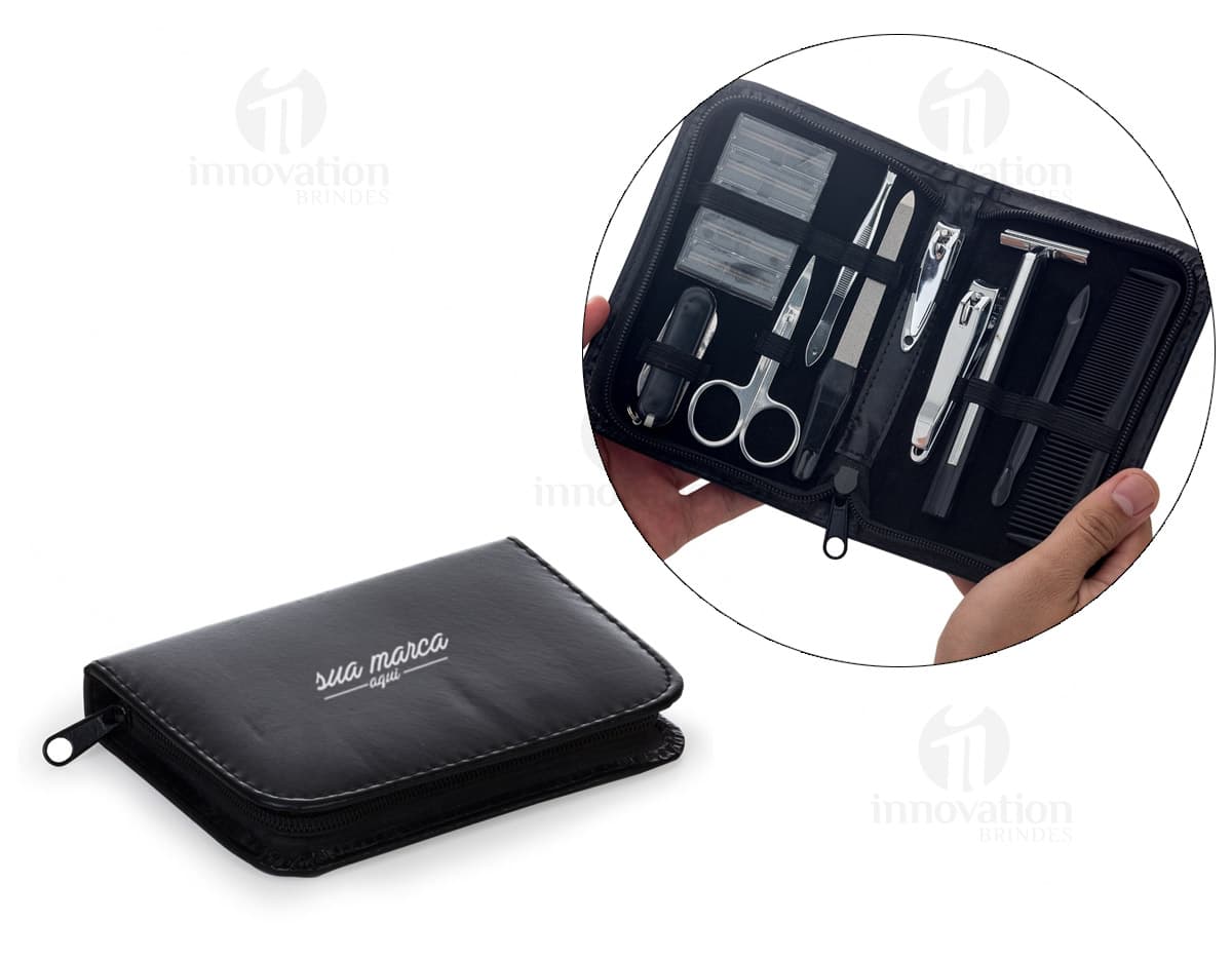 Descrição: Frasco de metal de 600ml, ideal para armazenar líquidos como água, shampoo, loção, gel de banho e outros produtos de higiene pessoal. O recipiente é transparente e possui tampa, sendo adequado para manter a frescura e a pureza dos produtos. Descrição: Frasco de metal de 600ml, ideal para armazenar líquidos como água, shampoo, loção, gel de banho e outros produtos de higiene pessoal. O recipiente é transparente e possui tampa, sendo adequado para manter a frescura e a pureza dos produtos.