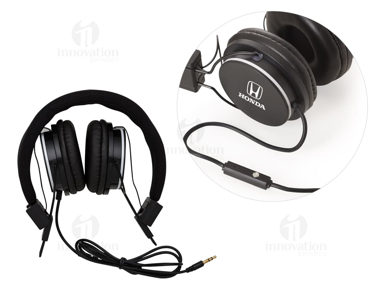 Kit com 6 porta copos em cores variadas, sendo 2 azuis, 2 vermelhos e 2 amarelos. Cada porta copo possui uma estampa diferente de desenhos abstratos em tons vibrantes. Kit com 6 porta copos em cores variadas, sendo 2 azuis, 2 vermelhos e 2 amarelos. Cada porta copo possui uma estampa diferente de desenhos abstratos em tons vibrantes.