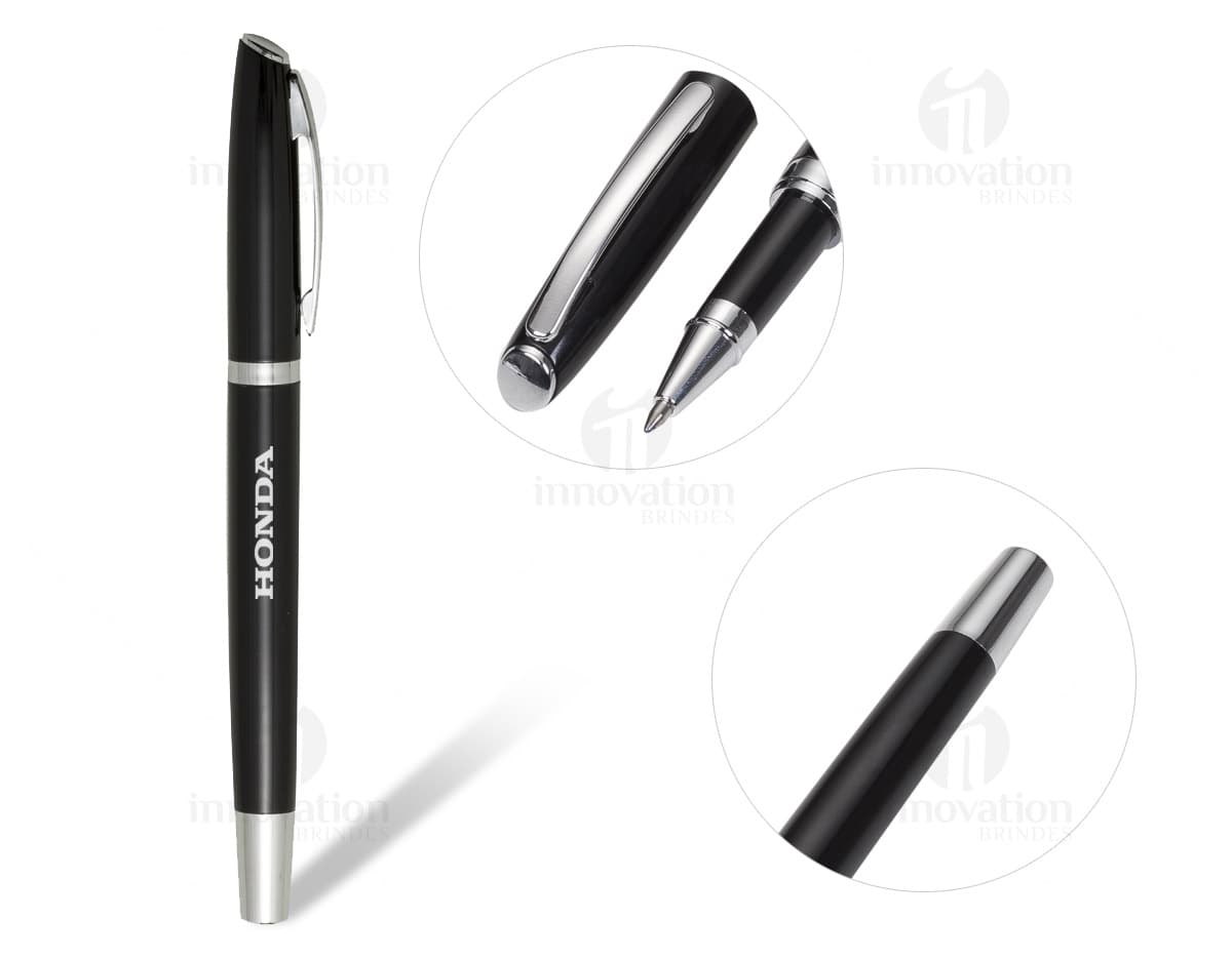 Garrafa térmica de 750ml na cor preta. Garrafa térmica de 750ml na cor preta.