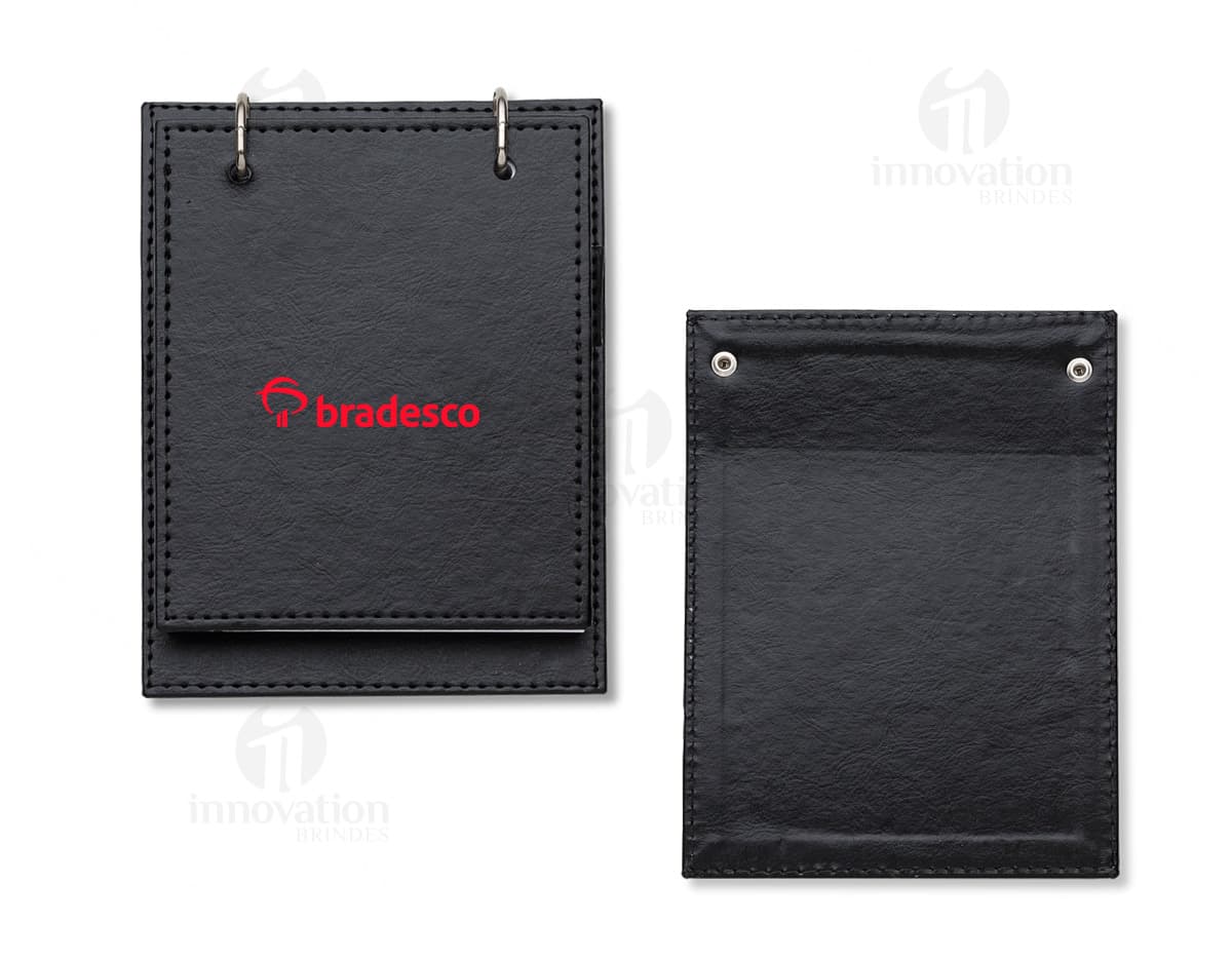 Bloco de anotações de couro marrom vintage para negócios, com capa protetora, vazio e com espaço para escrever. Organizador pessoal com textura de alta qualidade, ideal para armazenar informações, notas e documentos. Bloco de anotações de couro marrom vintage para negócios, com capa protetora, vazio e com espaço para escrever. Organizador pessoal com textura de alta qualidade, ideal para armazenar informações, notas e documentos.