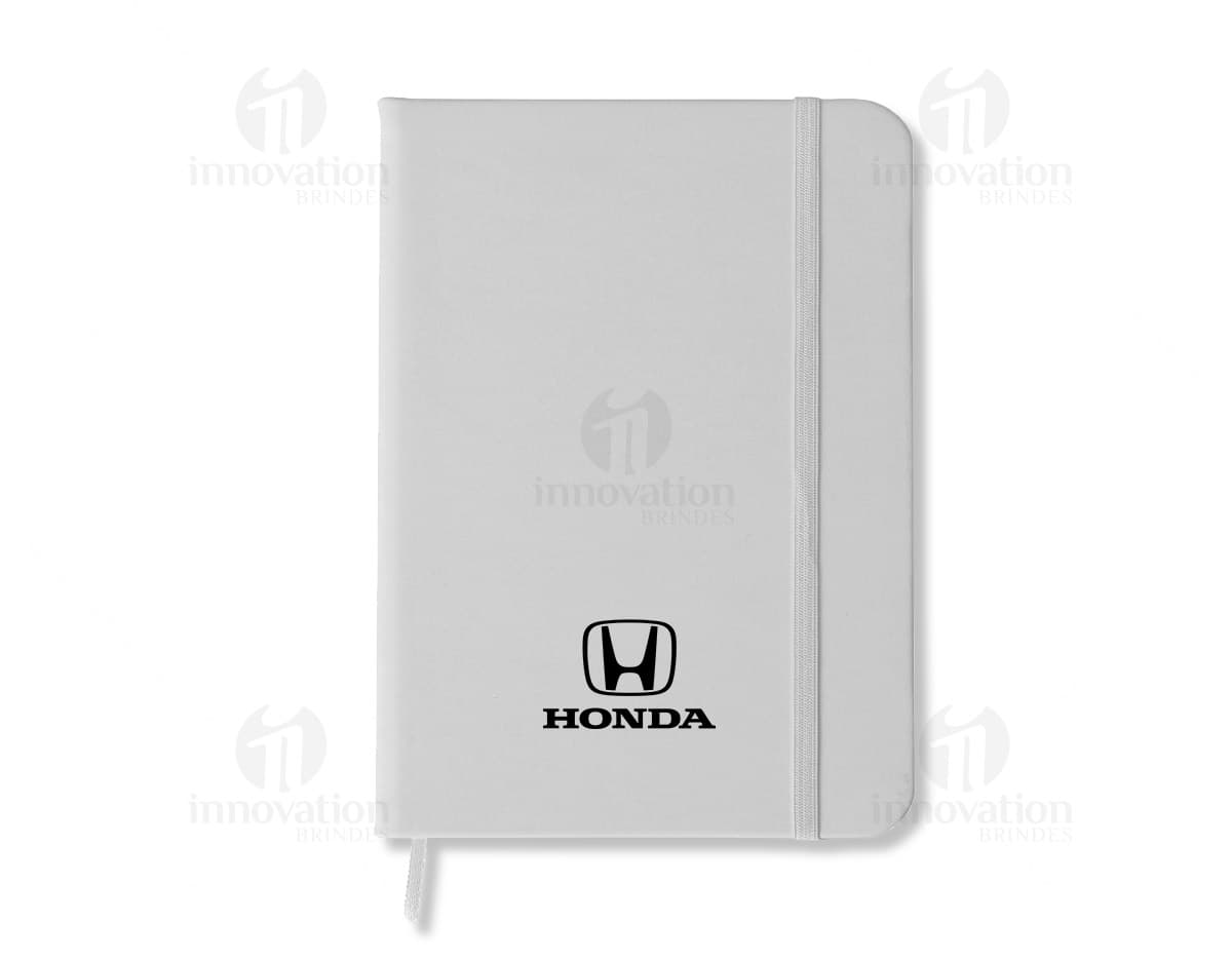 Kit com 6 porta copos em formato redondo, feitos de madeira e com estampas coloridas de frutas variadas. Cada porta copo possui uma base antiderrapante, ideal para proteger superfícies de móveis contra manchas e arranhões. Kit com 6 porta copos em formato redondo, feitos de madeira e com estampas coloridas de frutas variadas. Cada porta copo possui uma base antiderrapante, ideal para proteger superfícies de móveis contra manchas e arranhões.