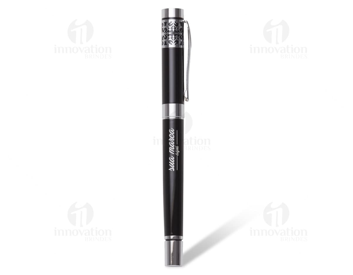 Kit de metal com detalhe em papel reciclado, contendo caneta, caderno e bloco de notas. Kit de metal com detalhe em papel reciclado, contendo caneta, caderno e bloco de notas.