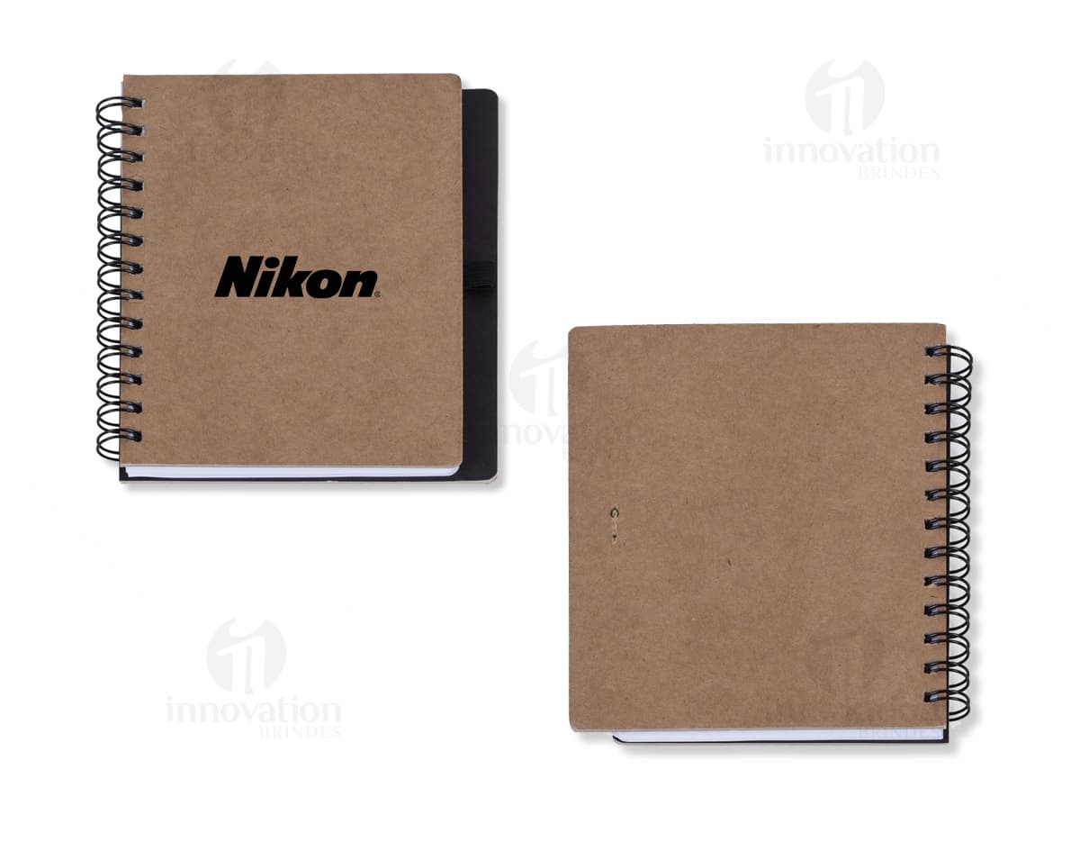Kit com 6 porta copos em formato redondo e coloridos. Cada porta copo possui estampas variadas de frutas e letras. Os copos são feitos de material resistente e possuem uma base antiderrapante. Kit com 6 porta copos em formato redondo e coloridos. Cada porta copo possui estampas variadas de frutas e letras. Os copos são feitos de material resistente e possuem uma base antiderrapante.