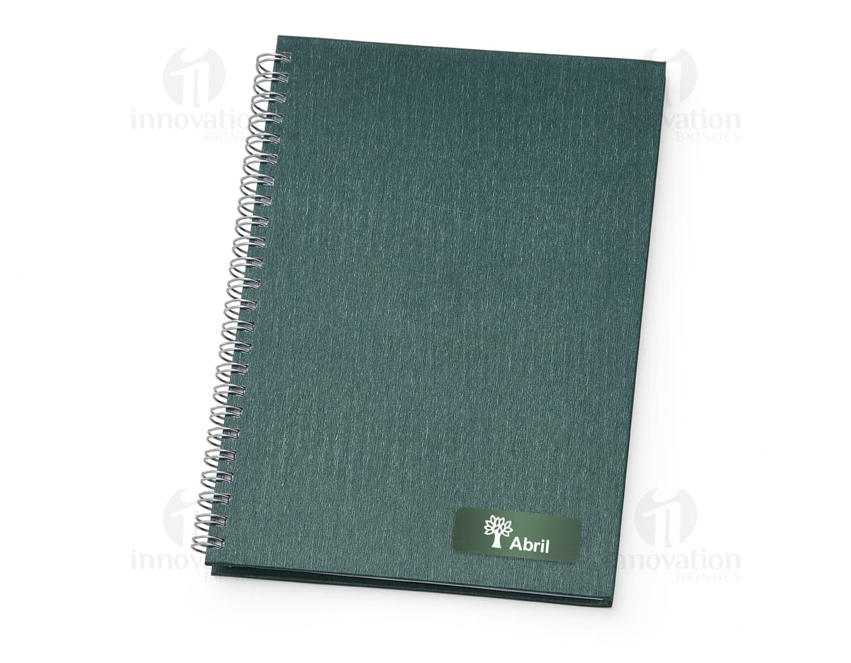 Caderno com capa kraft e espiral. Caderno com capa kraft e espiral.