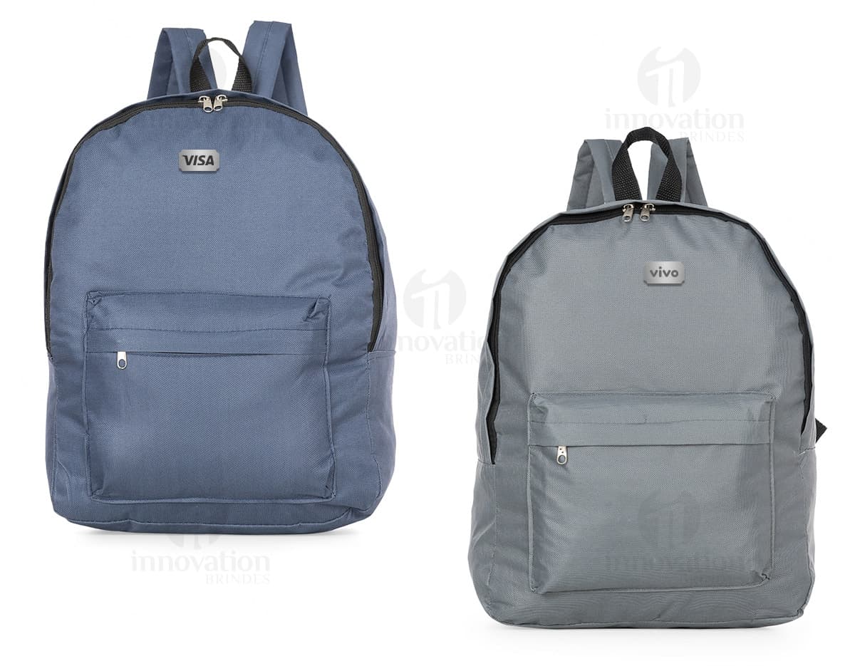 Mochila 300D cinza com bolsos e entrada USB. Mochila 300D cinza com bolsos e entrada USB.