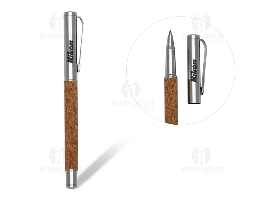 Kit com 6 porta copos em formato redondo, com estampas variadas em tons de azul, verde e rosa. Os porta copos são feitos de material resistente e possuem uma leve camada de verniz, ideais para proteger a mesa de possíveis manchas e arranhões.