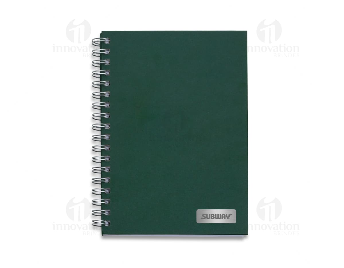 Caderno A5 feito de couro reciclado com 192 páginas. Caderno A5 feito de couro reciclado com 192 páginas.