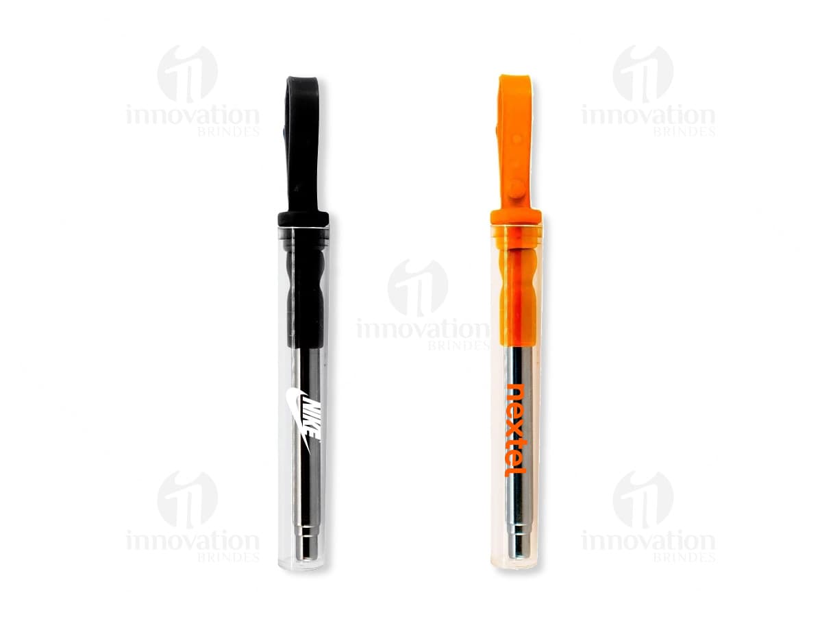 Canudo de inox acompanhando escova de limpeza e estojo. Canudo de inox acompanhando escova de limpeza e estojo.