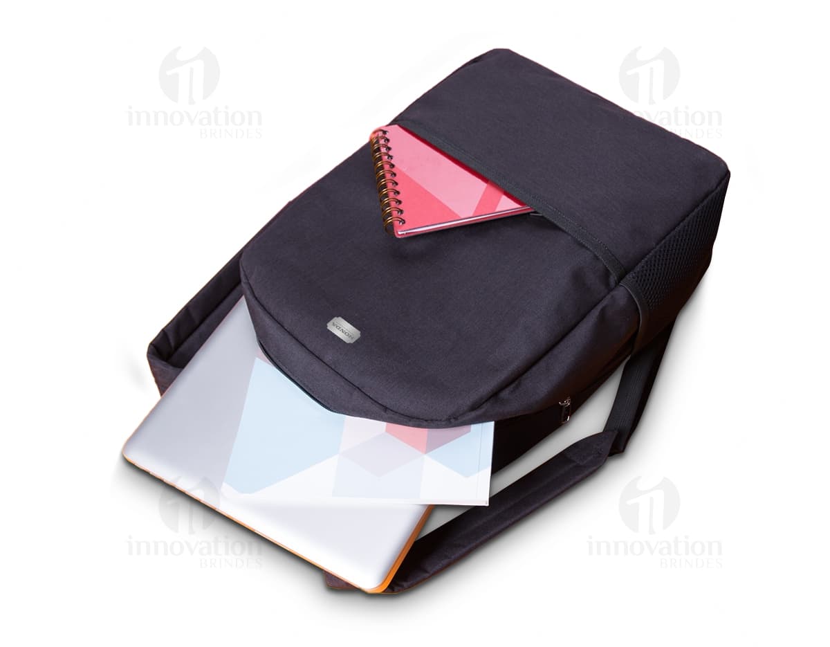 Mochila nylon poliéster para notebook com alças acolchoadas, compartimento principal e bolsos frontais para organização. Mochila nylon poliéster para notebook com alças acolchoadas, compartimento principal e bolsos frontais para organização.
