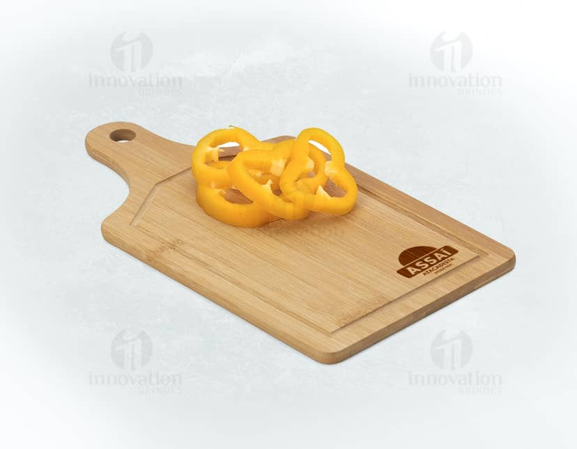 Tábua de Corte Prática em cor branca, com marcações para diferentes tipos de alimentos e superfície antiderrapante.