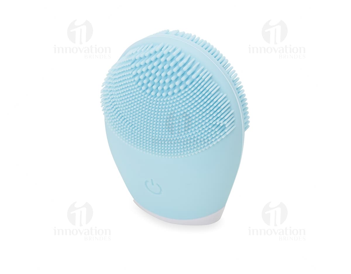 Massageador e Limpador Facial com cabeça de cerdas macias e dispositivo de vibração para limpeza profunda da pele. Massageador e Limpador Facial com cabeça de cerdas macias e dispositivo de vibração para limpeza profunda da pele.