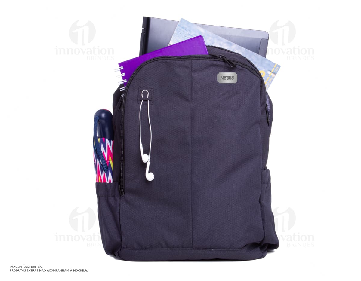 Mochila Notebook 15.6" 600D Almofadada na cor preta com bolso frontal e alças ajustáveis. Mochila Notebook 15.6" 600D Almofadada na cor preta com bolso frontal e alças ajustáveis.