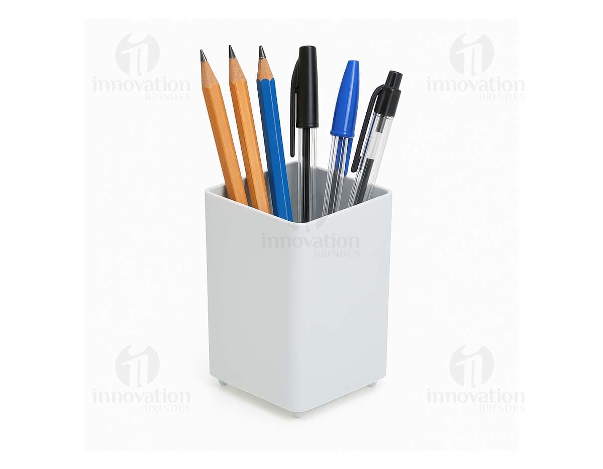 Imagem de um kit com 6 porta copos em diferentes cores e estampas. Imagem de um kit com 6 porta copos em diferentes cores e estampas.