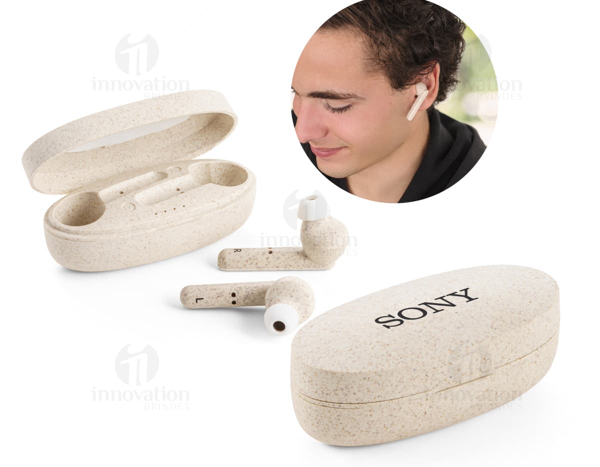 Fone de ouvido wireless na cor preta, com design moderno e almofadas acolchoadas. Fone de ouvido wireless na cor preta, com design moderno e almofadas acolchoadas.