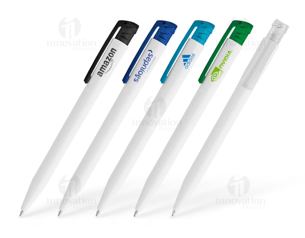 Kit com 6 porta copos em formato quadrado, com estampas de flores coloridas e fundo verde. Os porta copos são feitos de material resistente e possuem bordas arredondadas. Kit com 6 porta copos em formato quadrado, com estampas de flores coloridas e fundo verde. Os porta copos são feitos de material resistente e possuem bordas arredondadas.