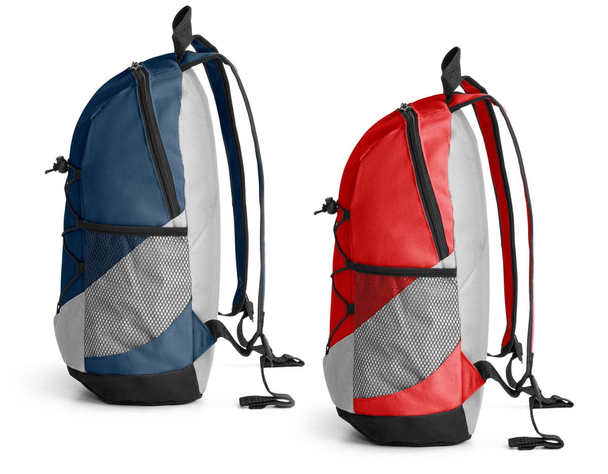 Mochila resistente com bolsos laterais em cor neutra. Mochila resistente com bolsos laterais em cor neutra.