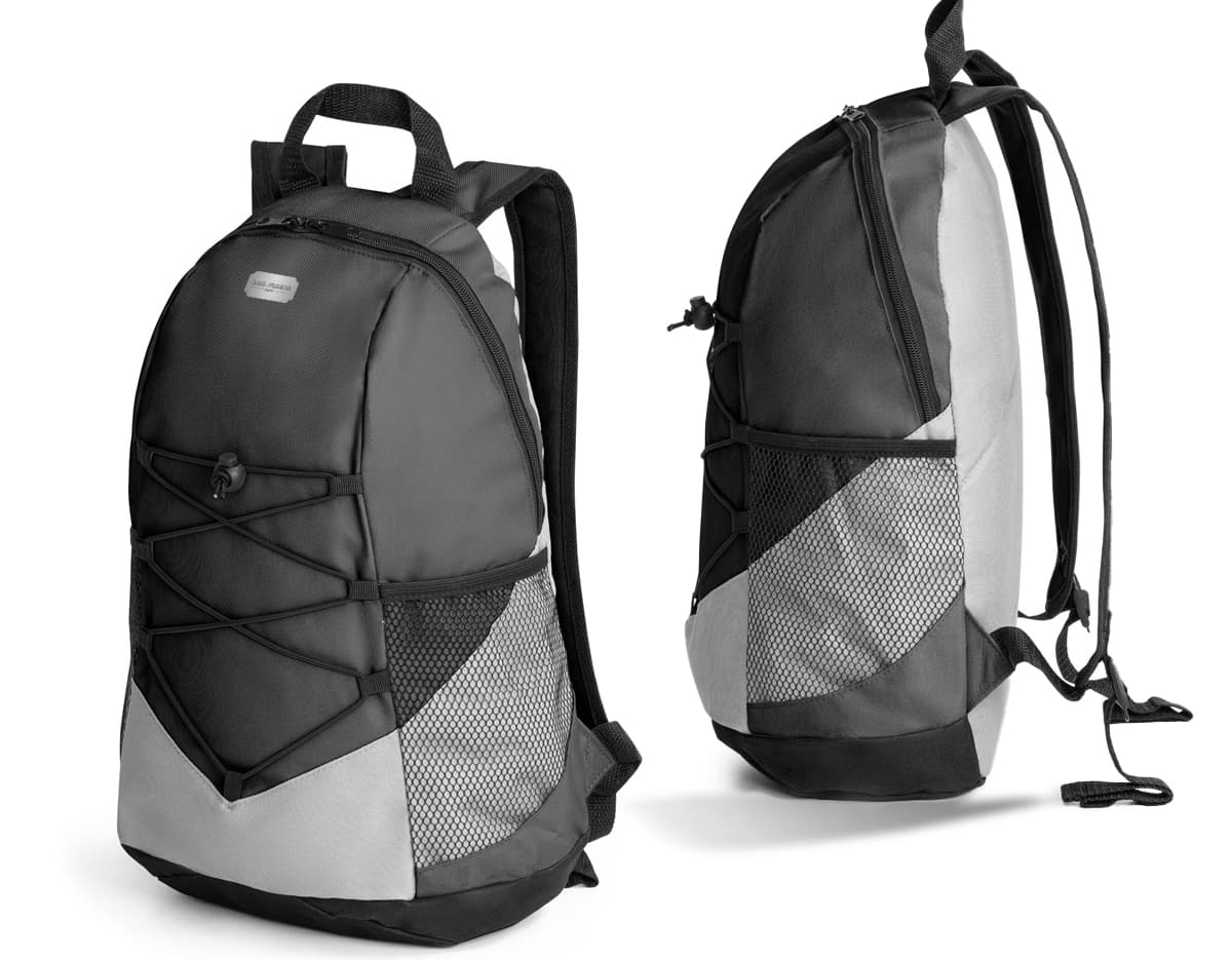 Mochila notebook canvas pré-lavado em cor bege, com alças ajustáveis e bolso externo. Mochila notebook canvas pré-lavado em cor bege, com alças ajustáveis e bolso externo.