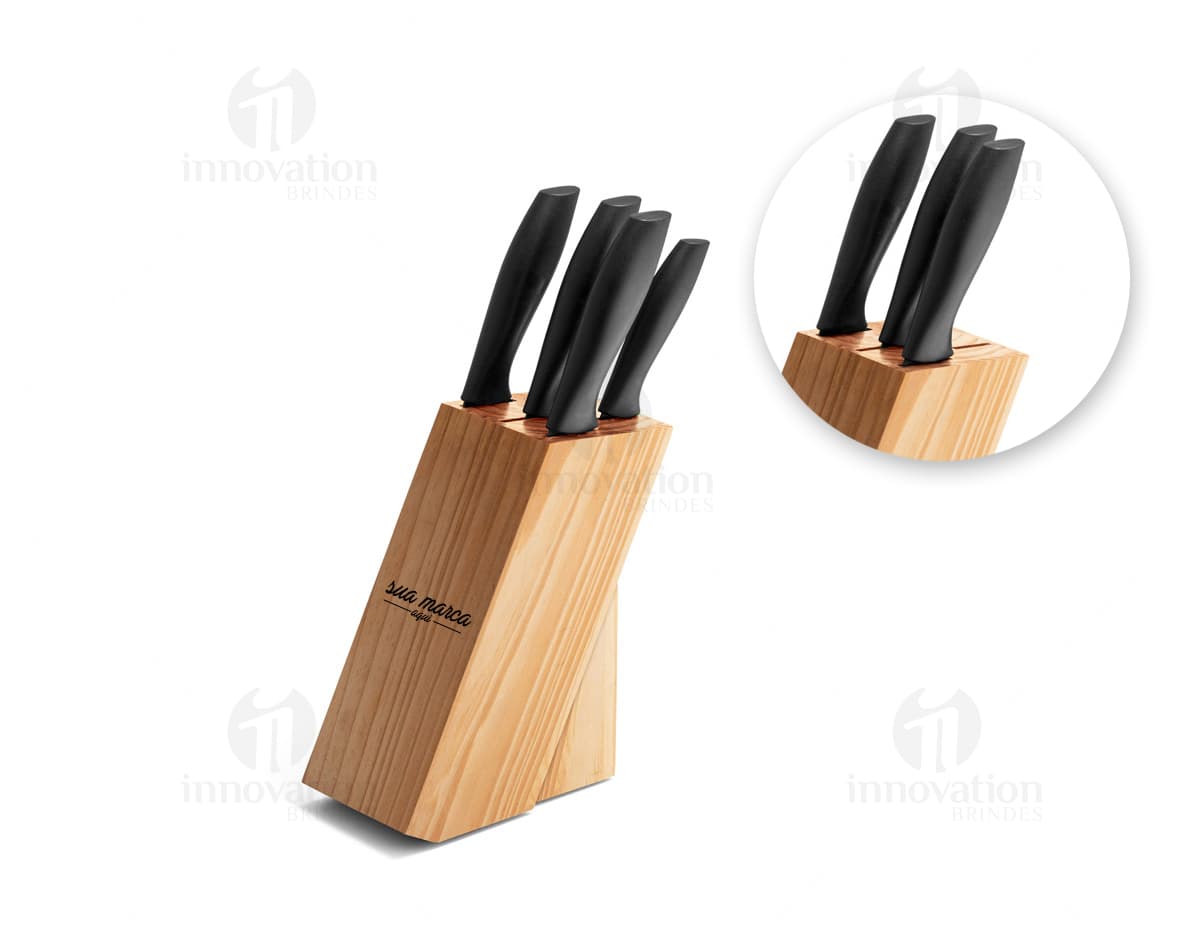 Kit com 6 porta copos em formato quadrado, com estampas coloridas e desenhos de frutas tropicais. Os porta copos são feitos de material resistente e possuem uma camada de proteção para evitar danos causados pela umidade. Kit com 6 porta copos em formato quadrado, com estampas coloridas e desenhos de frutas tropicais. Os porta copos são feitos de material resistente e possuem uma camada de proteção para evitar danos causados pela umidade.