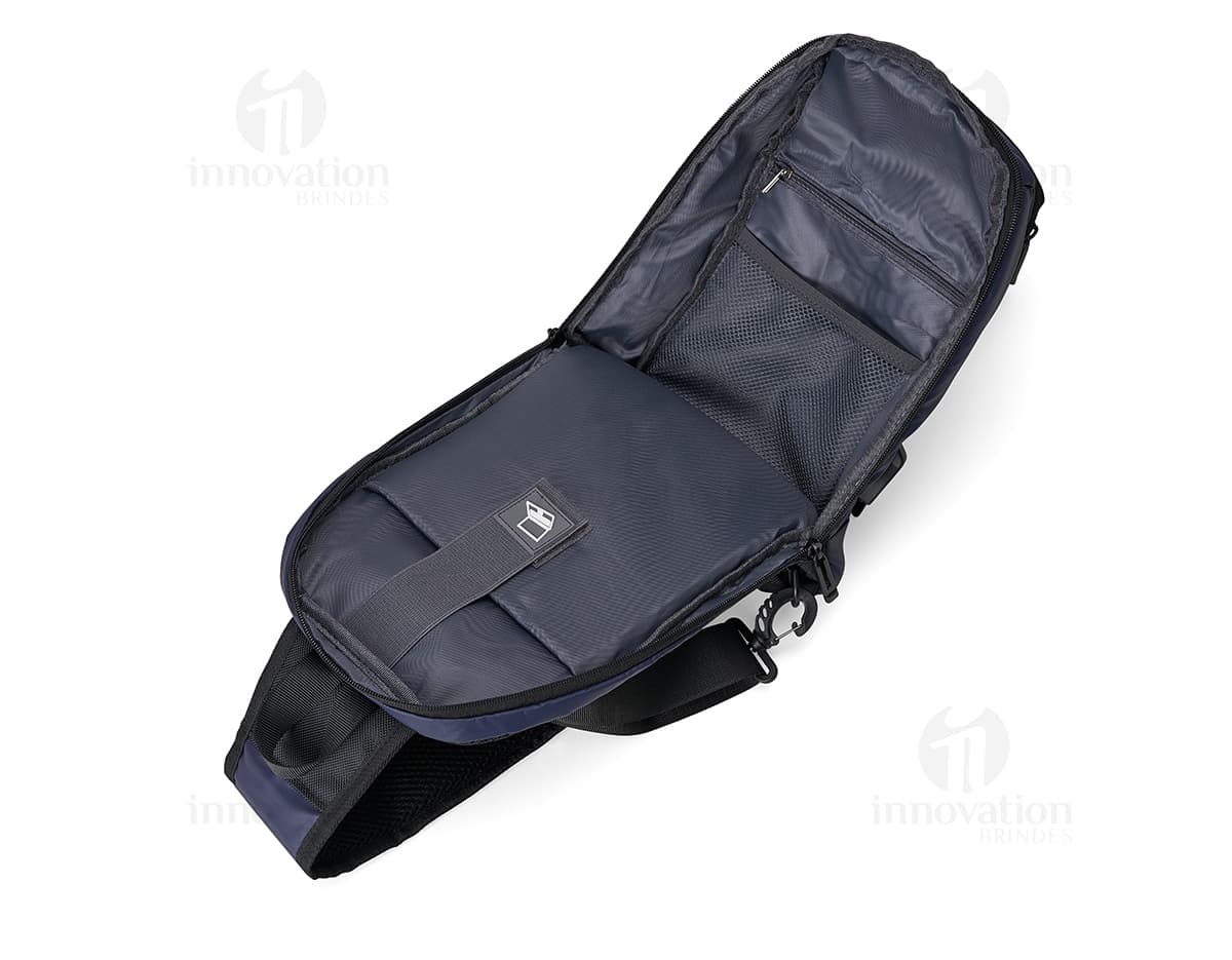 Kit com 6 porta copos em diferentes cores e estampas. Os porta copos são redondos e feitos de material resistente. Kit com 6 porta copos em diferentes cores e estampas. Os porta copos são redondos e feitos de material resistente.