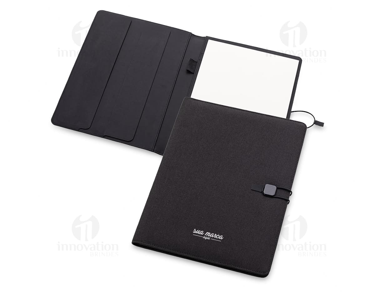 Kit com 6 porta copos em formato redondo, de diferentes cores e estampas. Os porta copos possuem uma camada de cortiça na parte de baixo para evitar escorregões. Kit com 6 porta copos em formato redondo, de diferentes cores e estampas. Os porta copos possuem uma camada de cortiça na parte de baixo para evitar escorregões.