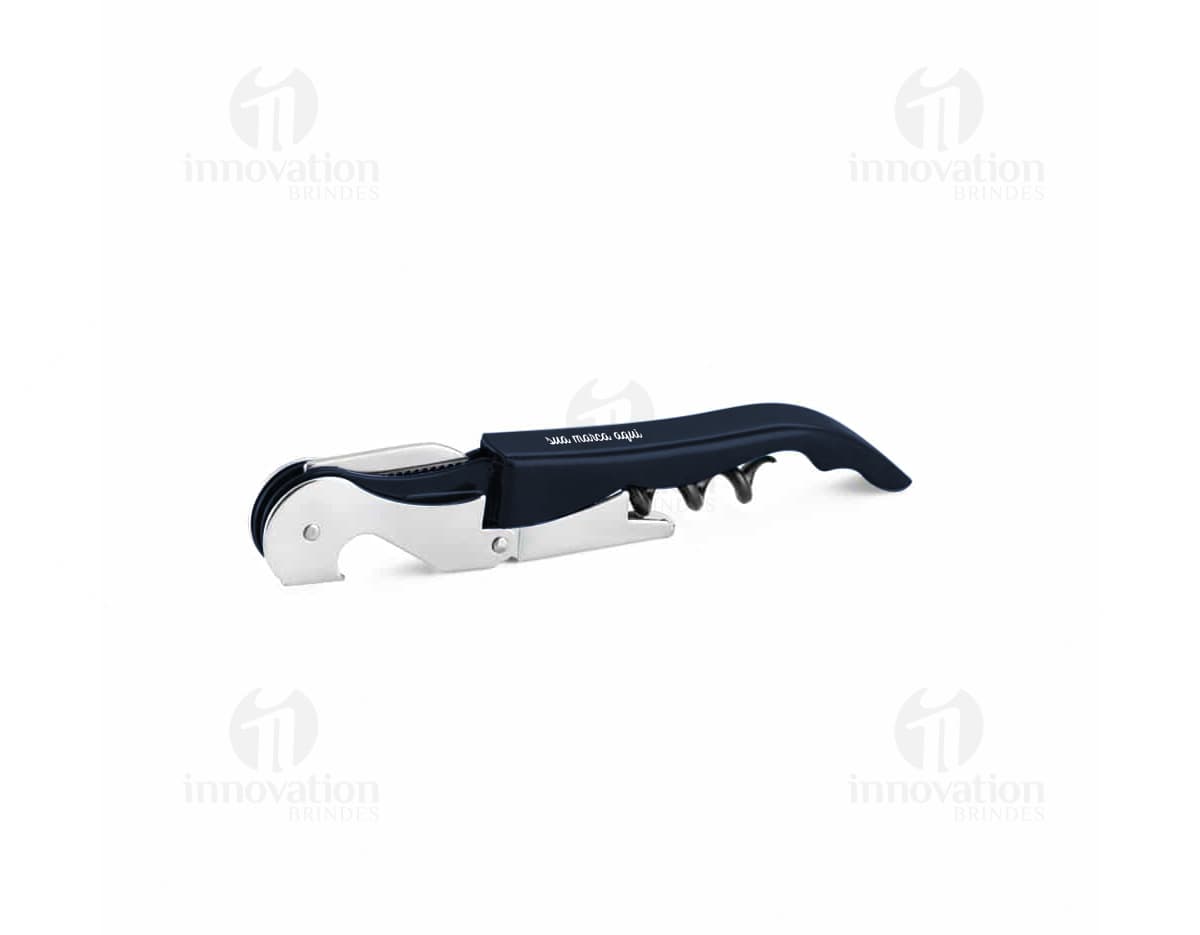 Kit com 6 porta copos em formato redondo de madeira com estampa de folhas verdes e fundo branco. Kit com 6 porta copos em formato redondo de madeira com estampa de folhas verdes e fundo branco.