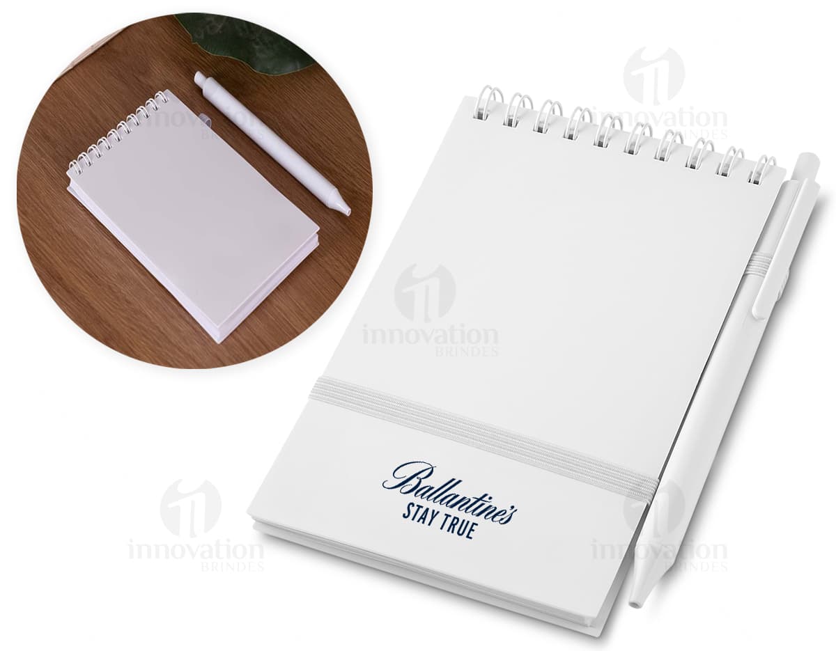 Porta copos em formato redondo, de material resistente, em cores variadas. Porta copos em formato redondo, de material resistente, em cores variadas.