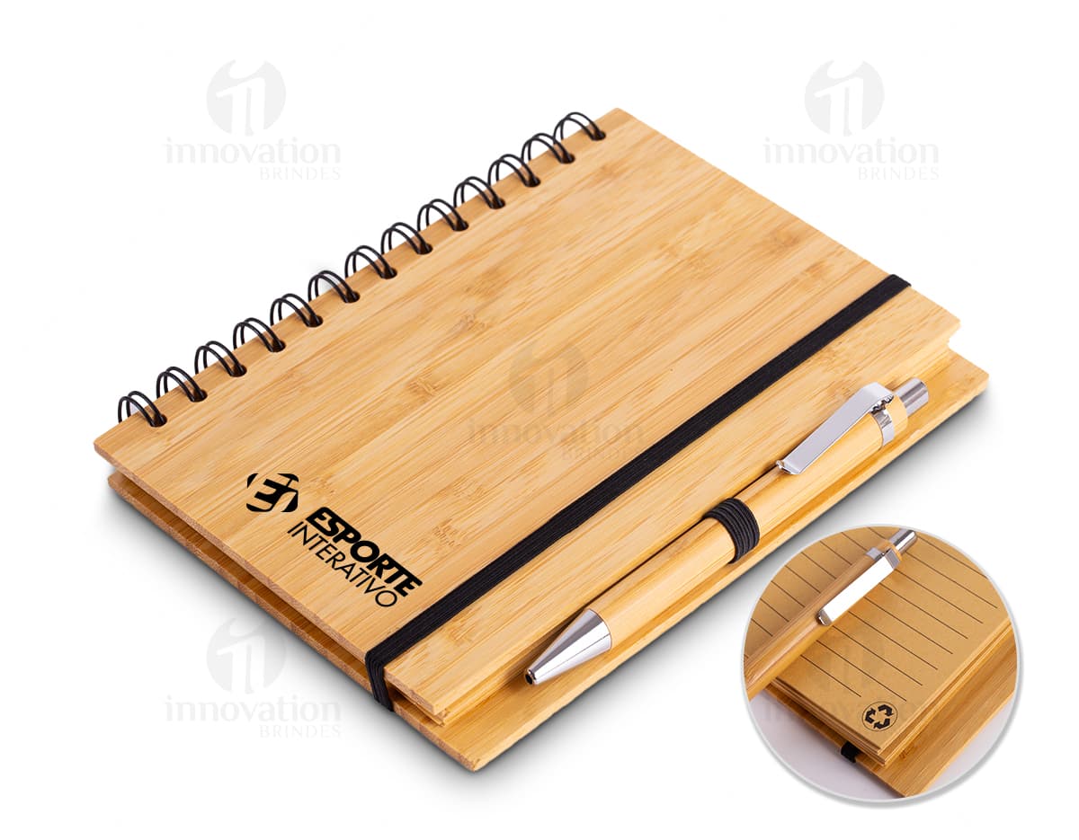 Chaveiro de metal com chapa frontal e verso liso. Chaveiro de metal com chapa frontal e verso liso.