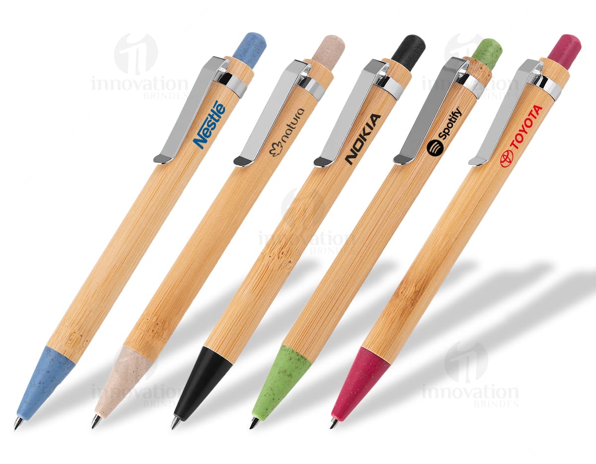 Kit com 6 porta copos de cores variadas em formato circular, cada um com uma estampa diferente de desenhos abstratos. Kit com 6 porta copos de cores variadas em formato circular, cada um com uma estampa diferente de desenhos abstratos.