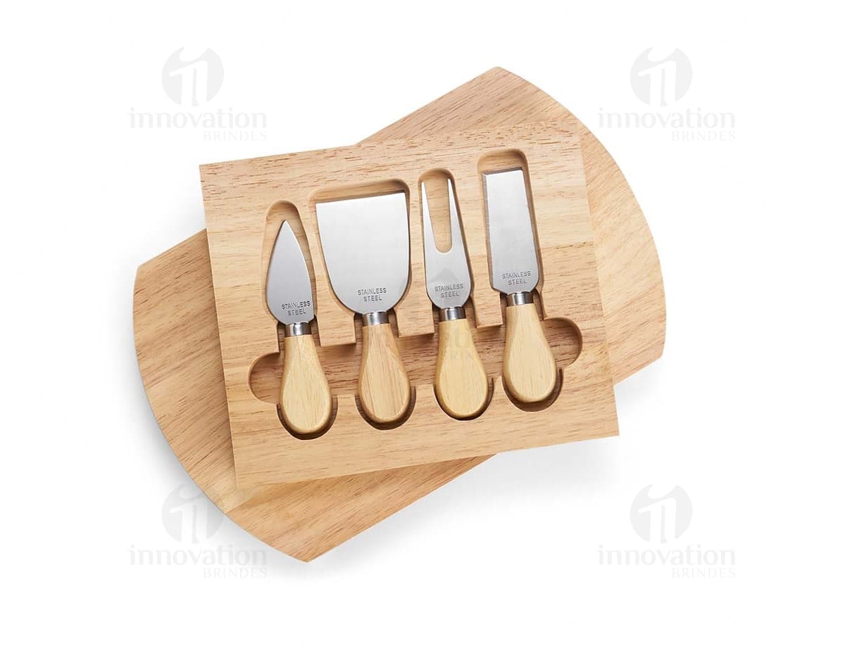 Kit queijo 5 peças em gaveta de bambu. Kit queijo 5 peças em gaveta de bambu.