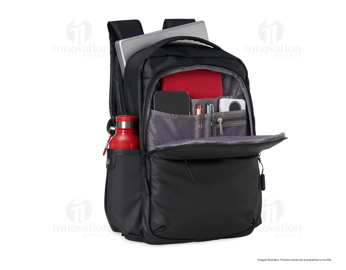 Mochila preta para notebook com cadeado de segurança. Mochila preta para notebook com cadeado de segurança.