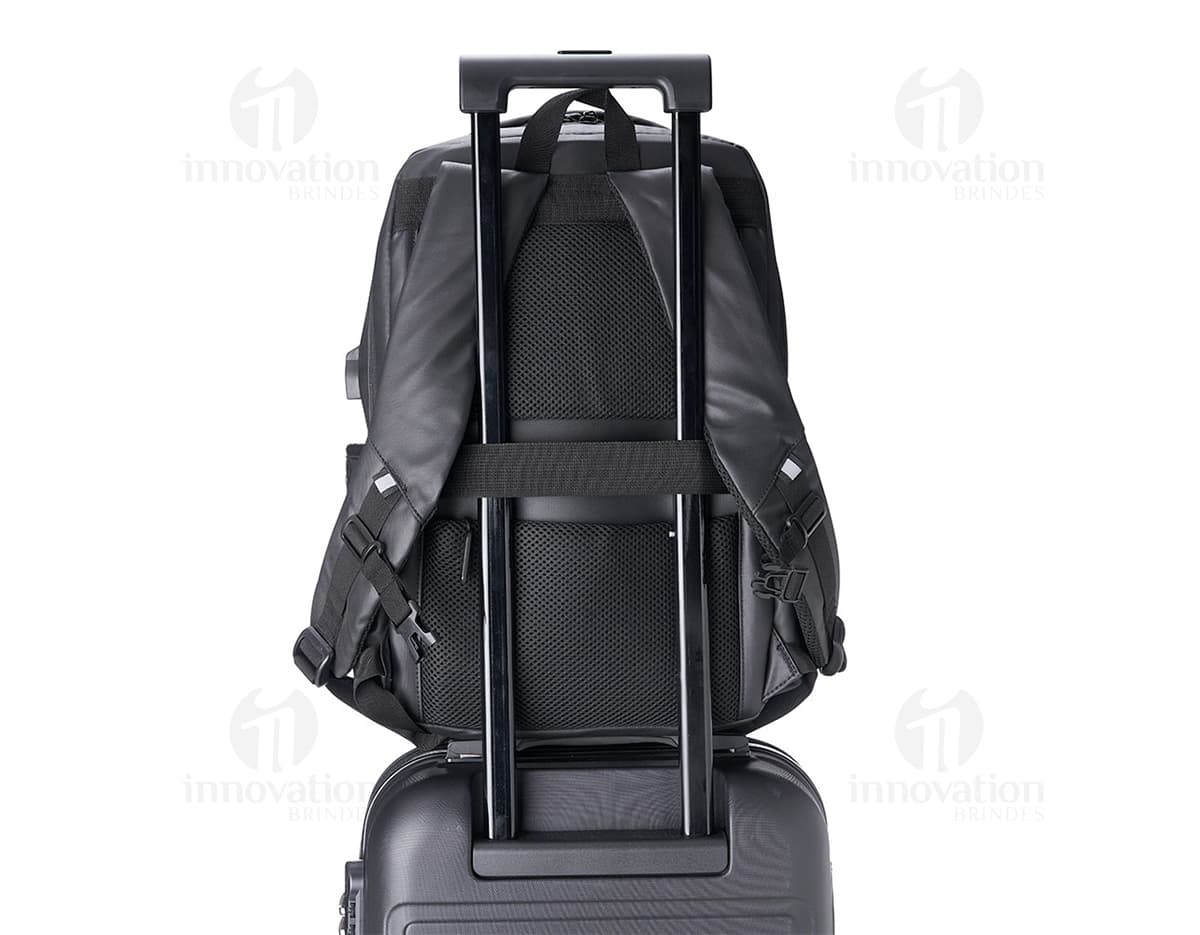 Produto: Kit com 6 porta copos em cores variadas. Os porta copos possuem base antiderrapante e são feitos de material resistente. Ideal para proteger superfícies de mesas e balcões. Produto: Kit com 6 porta copos em cores variadas. Os porta copos possuem base antiderrapante e são feitos de material resistente. Ideal para proteger superfícies de mesas e balcões.